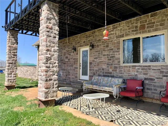 $399,900 | 24613 Shady Oaks Lane, Perry, MO 63462