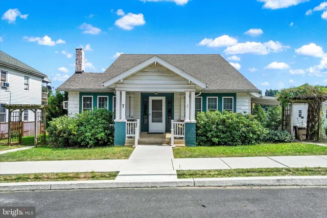 $250,000 | 7 East High Street, Windsor, PA 17366
