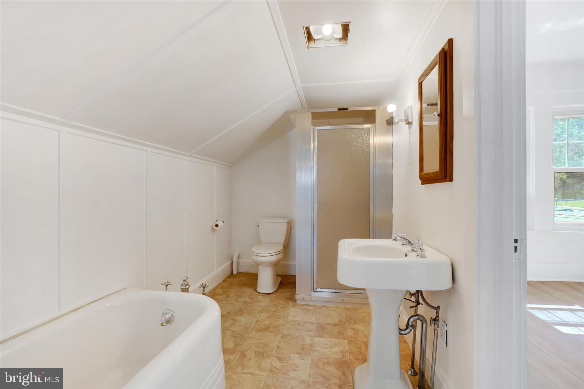 7 East High Street Windsor, PA 17366 - Photo 25 of 47 Full bathroom, second floor