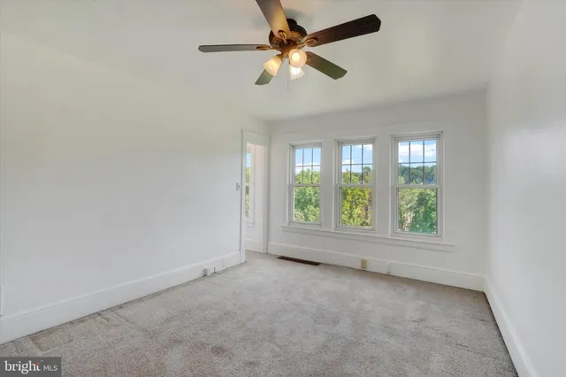 $250,000 | 7 East High Street, Windsor, PA 17366