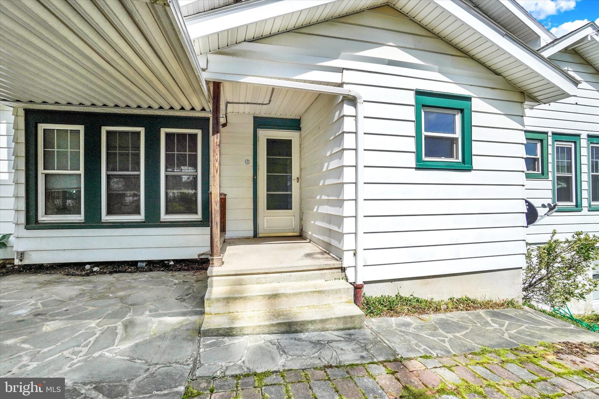 7 East High Street Windsor, PA 17366 - Photo 4 of 47 Outside entrance to side quarter