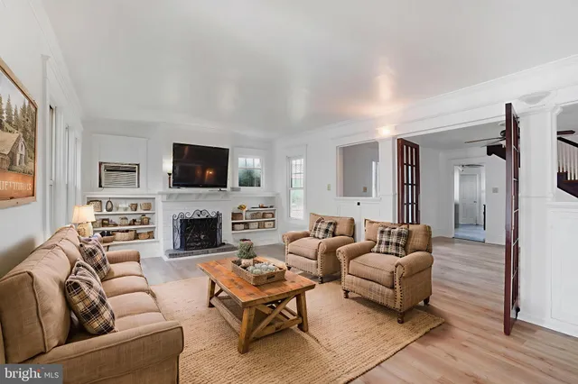 $250,000 | 7 East High Street, Windsor, PA 17366