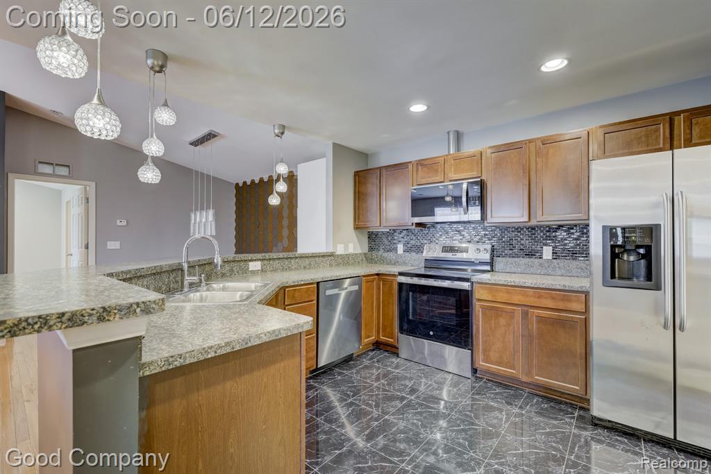 29941 Fox Run Circle Warren, MI 48092 - Photo 14 of 35