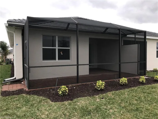 a close up view of washer and dryer