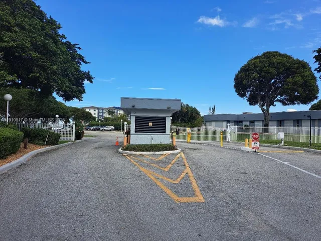 a view of a basketball court