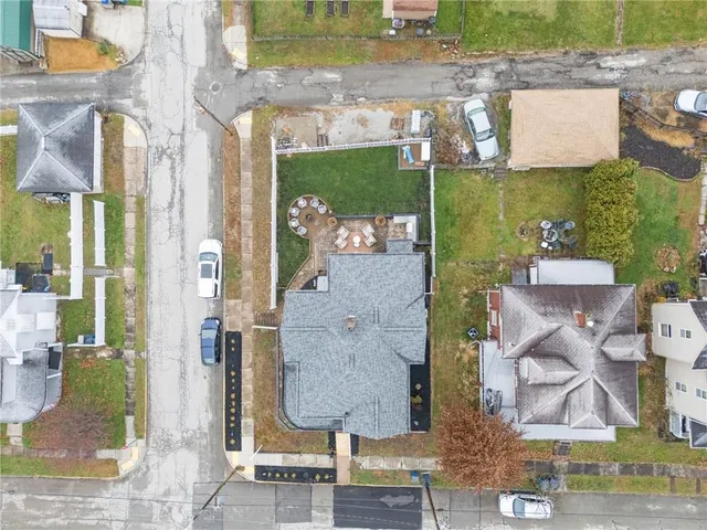 $275,000 | 27 South 5th Street, Youngwood, PA 15697