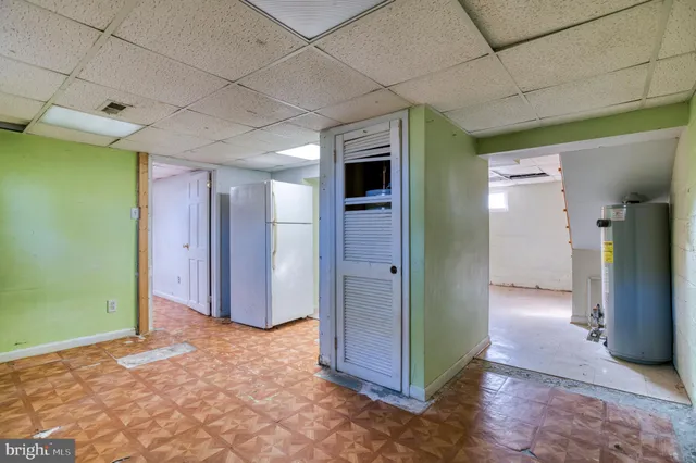 an empty room with closet