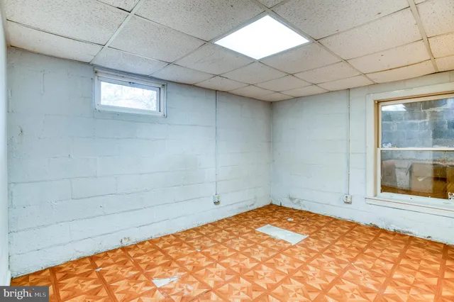 a view of a livingroom with a space