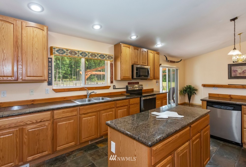 3722 Southwest Huckleberry Road Port Orchard, WA 98367 - Photo 14 of 35 Gallery Image 14