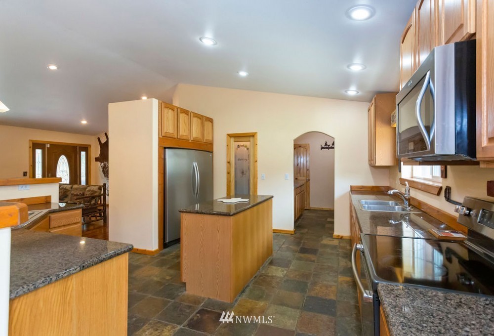 3722 Southwest Huckleberry Road Port Orchard, WA 98367 - Photo 15 of 35 Gallery Image 15