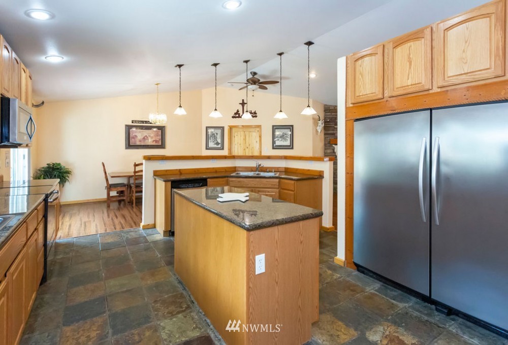 3722 Southwest Huckleberry Road Port Orchard, WA 98367 - Photo 16 of 35 Gallery Image 16