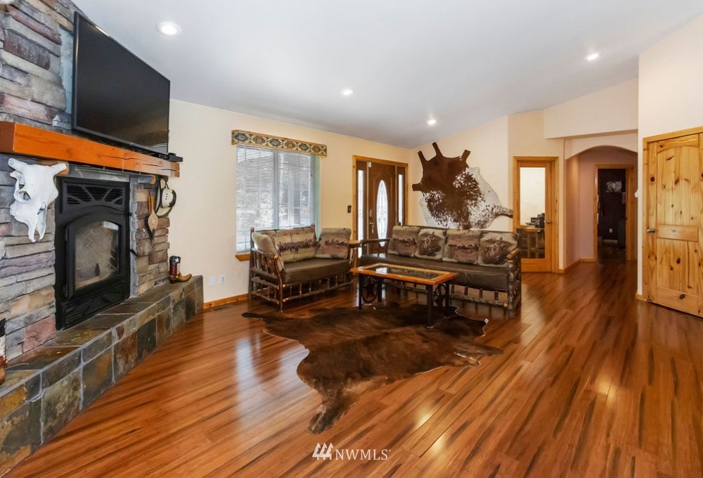 3722 Southwest Huckleberry Road Port Orchard, WA 98367 - Photo 18 of 35 Gallery Image 18