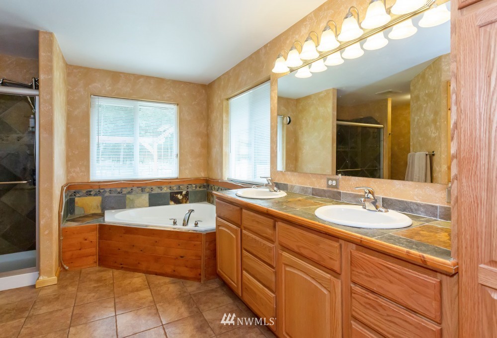 3722 Southwest Huckleberry Road Port Orchard, WA 98367 - Photo 21 of 35 Gallery Image 21