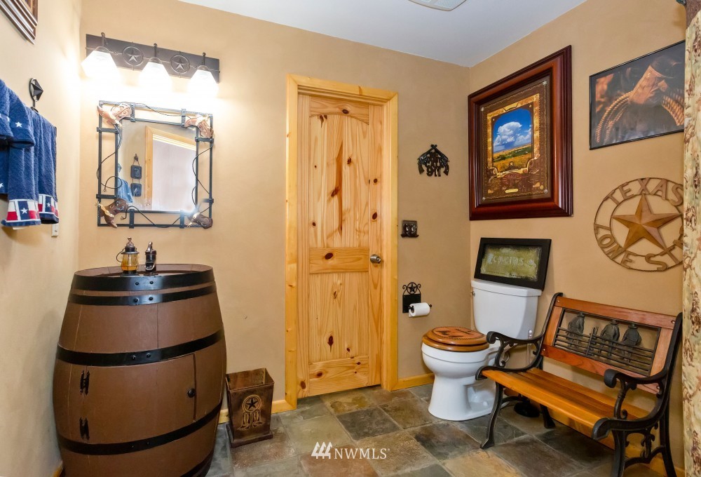 3722 Southwest Huckleberry Road Port Orchard, WA 98367 - Photo 7 of 35 Gallery Image 7