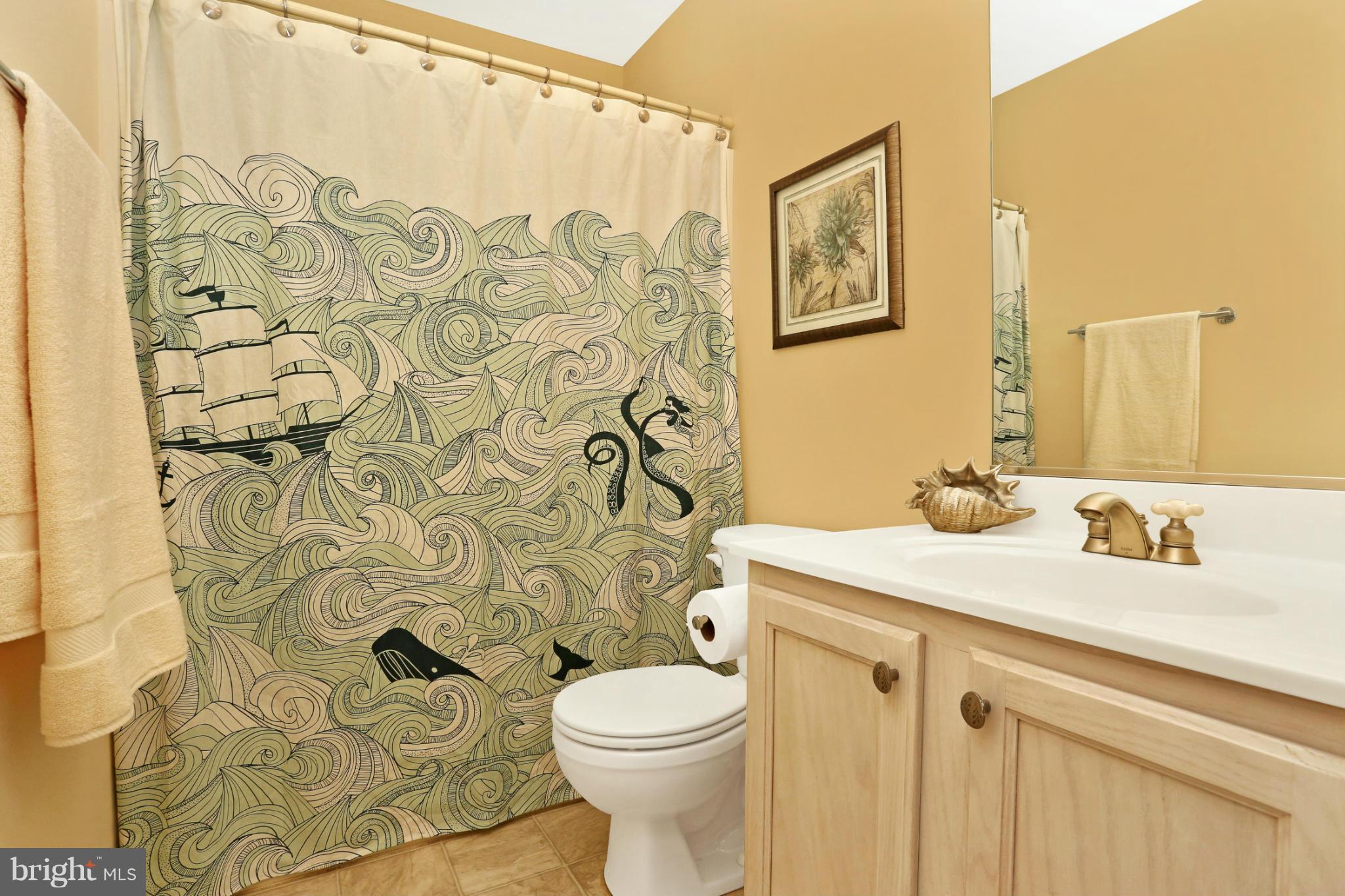 6618 West Lakeridge Road New Market, MD 21774 - Photo 13 of 26 Upper level Full Bath