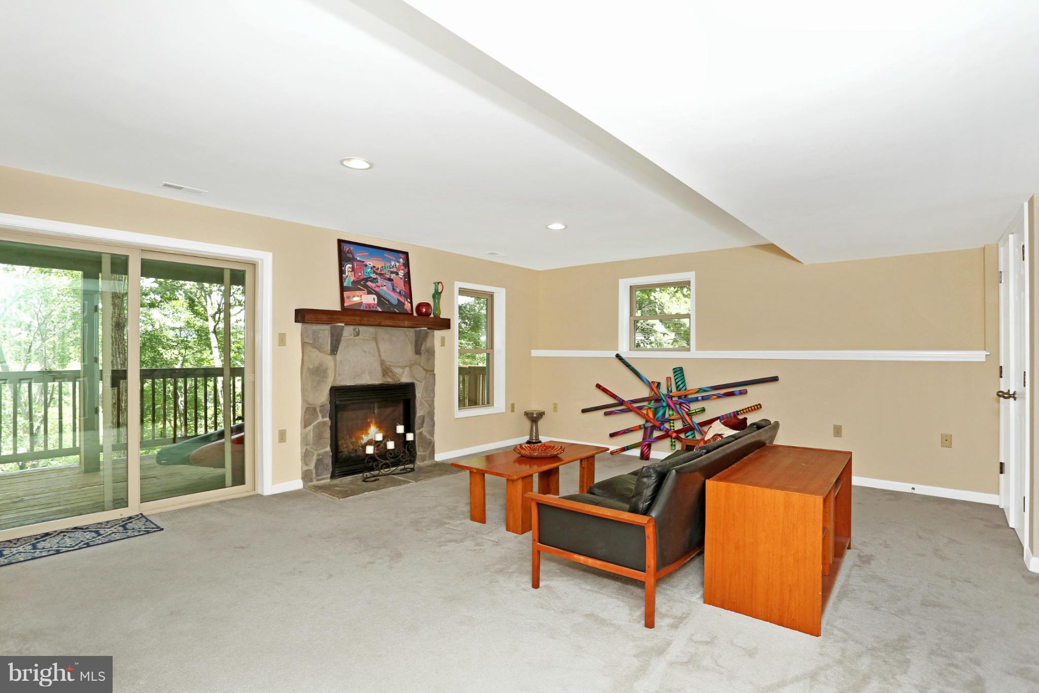 6618 West Lakeridge Road New Market, MD 21774 - Photo 14 of 26 Huge LL Fam Rm w/Fireplace