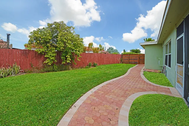 $4,624 | 1001 Southeast 5th Avenue, Pompano Beach, FL 33060