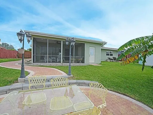 $4,624 | 1001 Southeast 5th Avenue, Pompano Beach, FL 33060