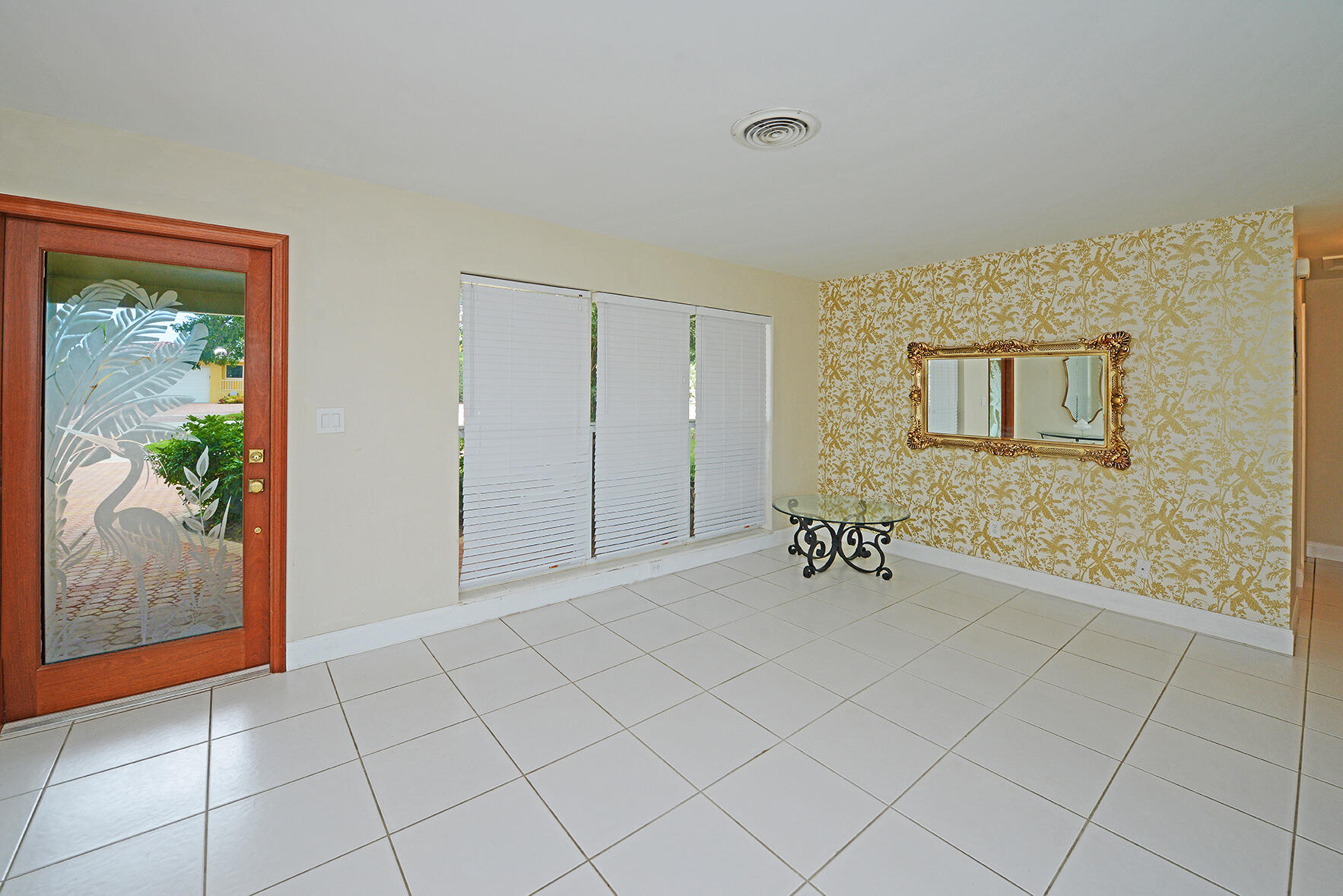 1001 Southeast 5th Avenue Pompano Beach, FL 33060 - Photo 4 of 21 INTERIOR
