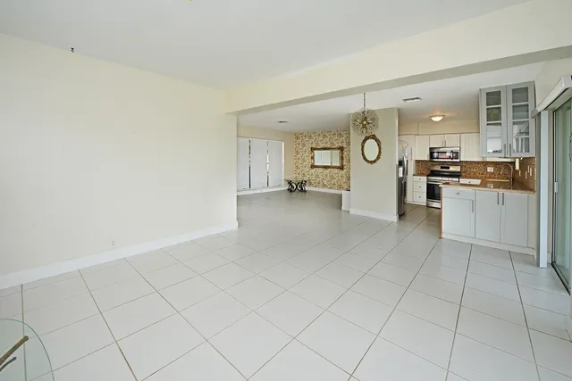 $4,624 | 1001 Southeast 5th Avenue, Pompano Beach, FL 33060