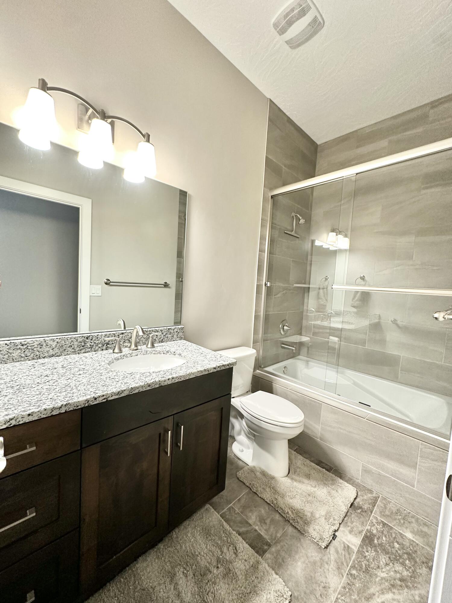 108 Trapper Circle, Unit C Springdale, UT 84767 - Photo 24 of 29 Hall Bath