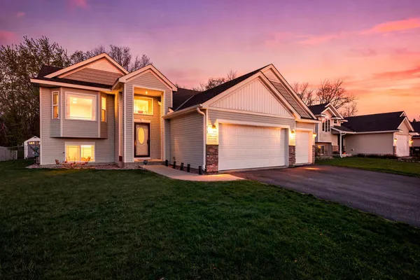 $365,000 | 612 6th Street North, Montrose, MN 55363