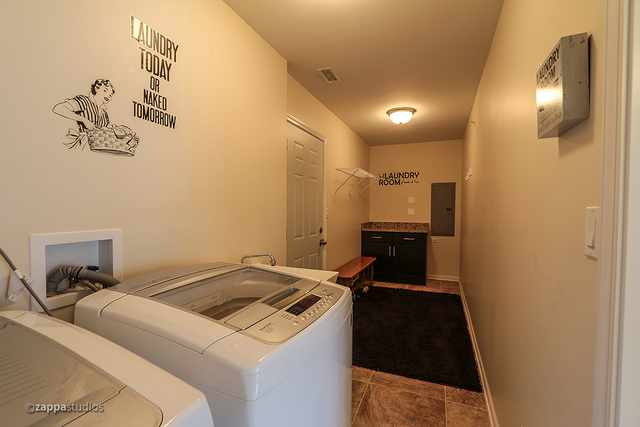 280 Royce Lane Roselle, IL 60172 - Photo 11 of 22