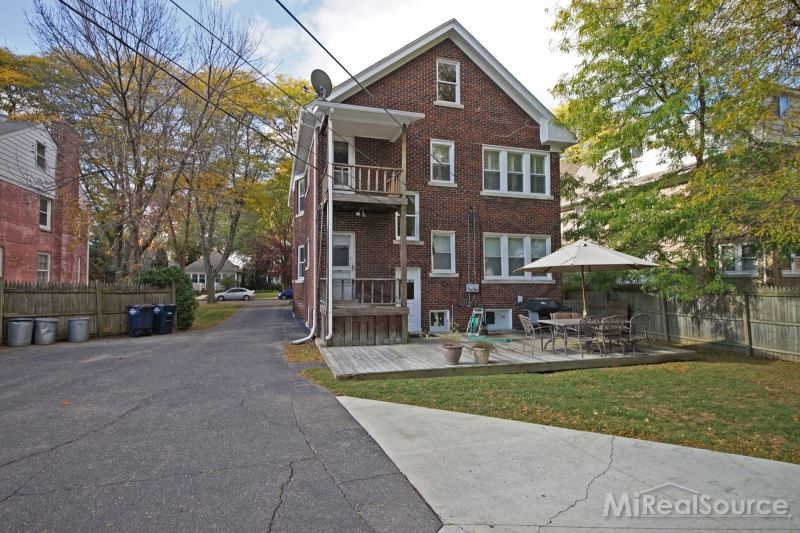 594-596 Neff Road Grosse Pointe, MI 48230 - Photo 25 of 26 31172987-25.JPG