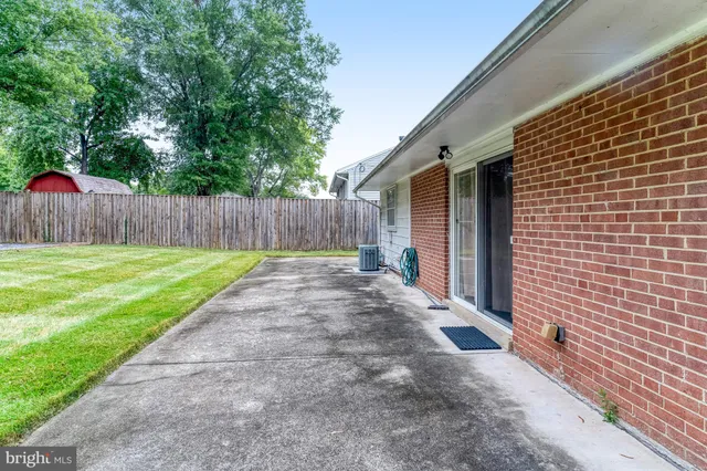 $3,100 | 14712 Braddock Road, Centreville, VA 20120