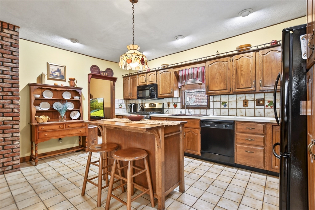 45 A Staples Avenue Everett, MA 02149 - Photo 15 of 34