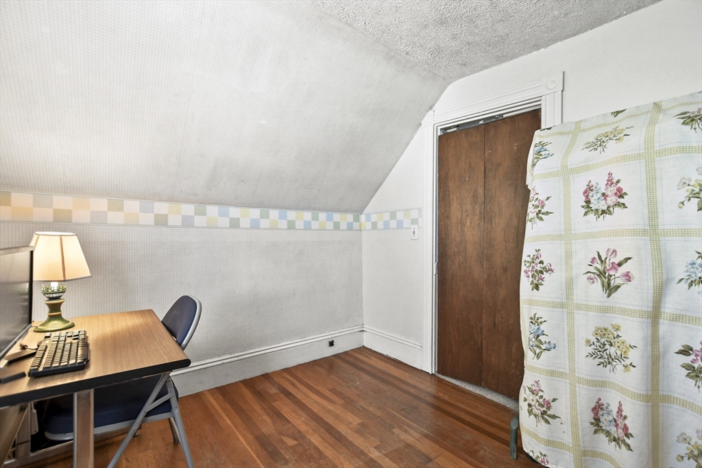 45 A Staples Avenue Everett, MA 02149 - Photo 28 of 34