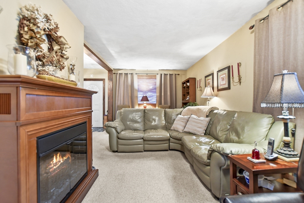 45 A Staples Avenue Everett, MA 02149 - Photo 4 of 34