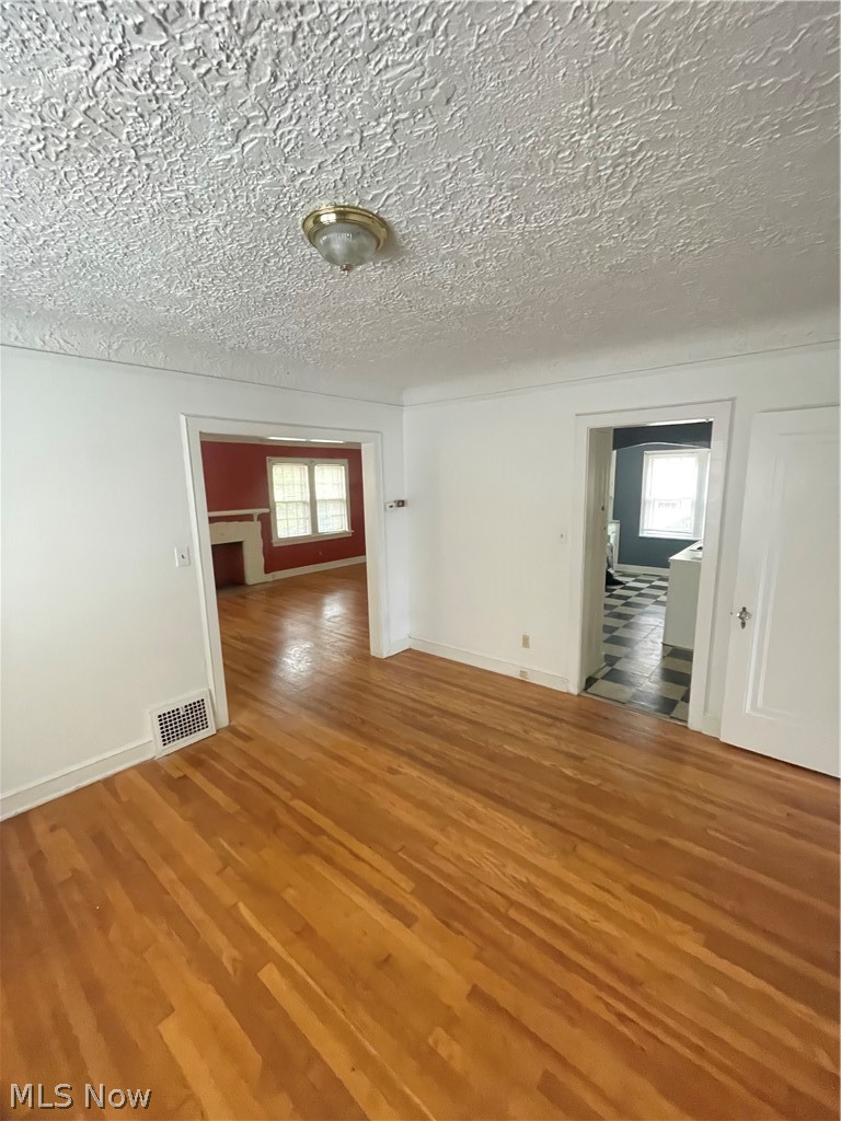 18323 Newell Road Shaker Heights, OH 44122 - Photo 6 of 31