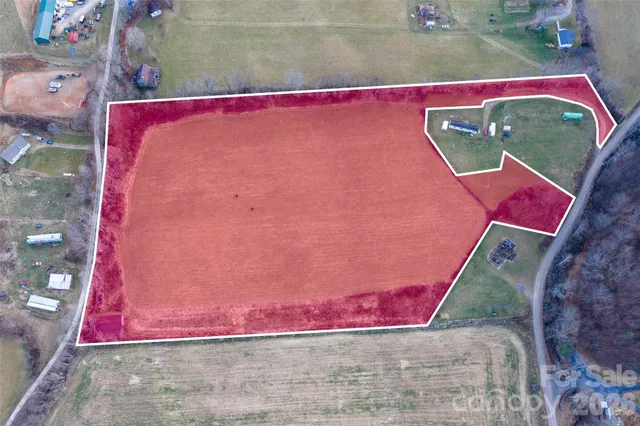 a view of a tennis court