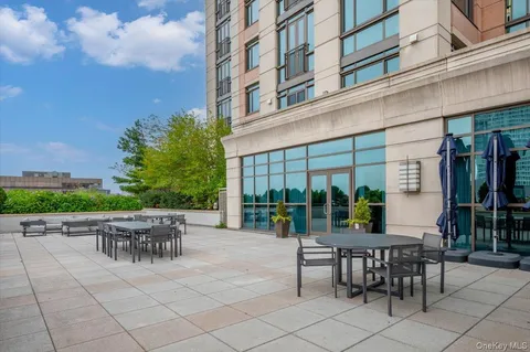 $439,000 | 175 Huguenot Street, Unit 2208, New Rochelle, NY 10801