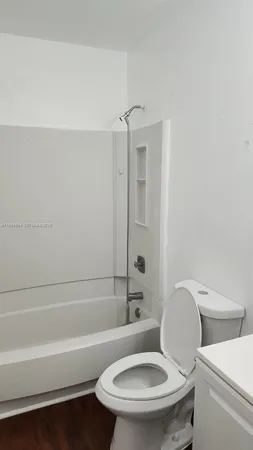 $1,350 | 2401 Riverside Drive, Unit 510B, Coral Springs, FL 33065