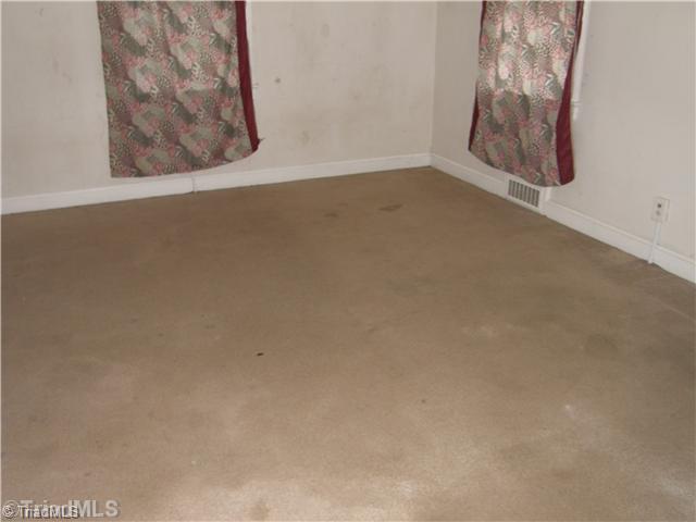 807 Gordon Street High Point, NC 27260 - Photo 6 of 7 2nd Bedroom.