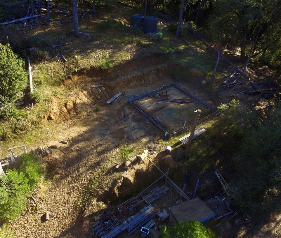 50963 Chu Ranch Road Oakhurst, CA 93644 - Photo 16 of 26 a backyard of a house
