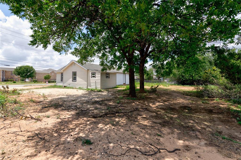3001 Old Anson Road Abilene, TX 79603 - Photo 14 of 16 Backyard