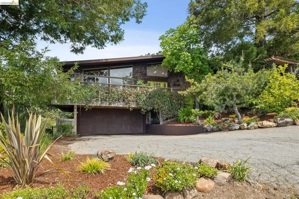 $1,395,000 | 3560 Dwight Way, Berkeley, CA 94704