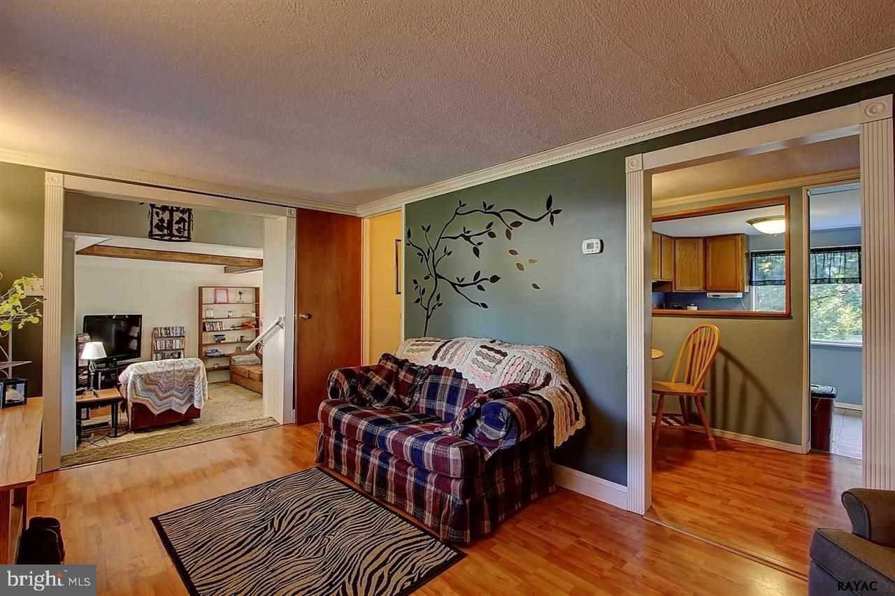 3051 A Claremont Road Dover, PA 17315 - Photo 4 of 27 Gallery Image 4
