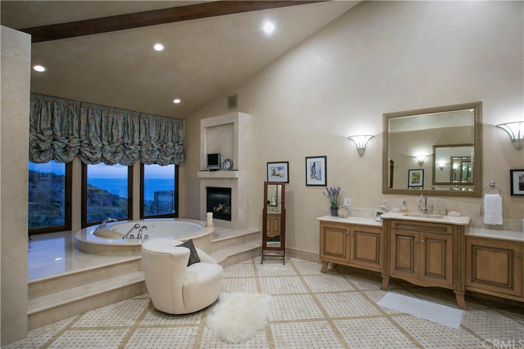 1380 Moorea Way Laguna Beach, CA 92651 - Photo 9 of 22