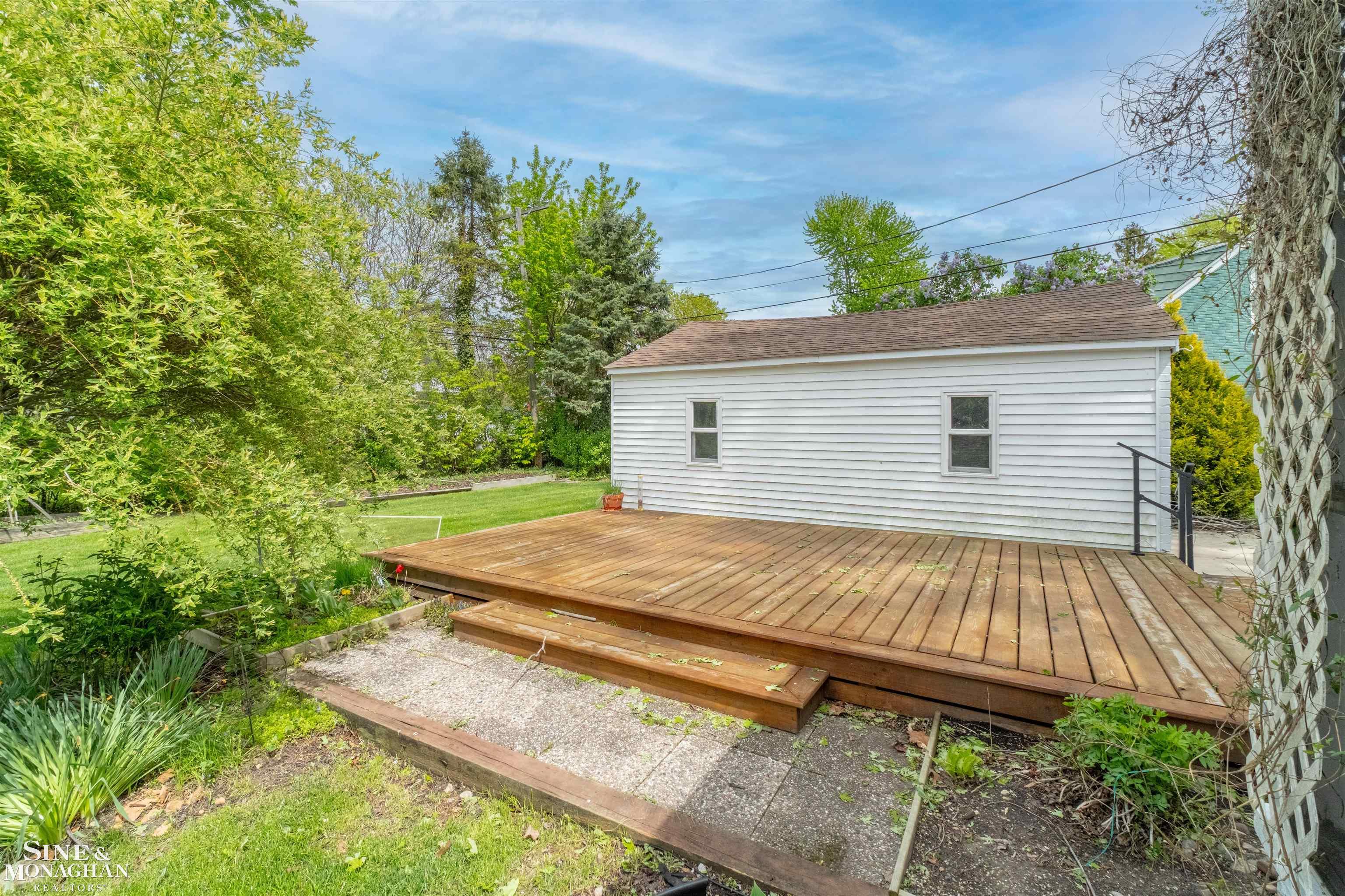 1726 Hawthorne Road Grosse Pointe Woods, MI 48236 - Photo 36 of 44