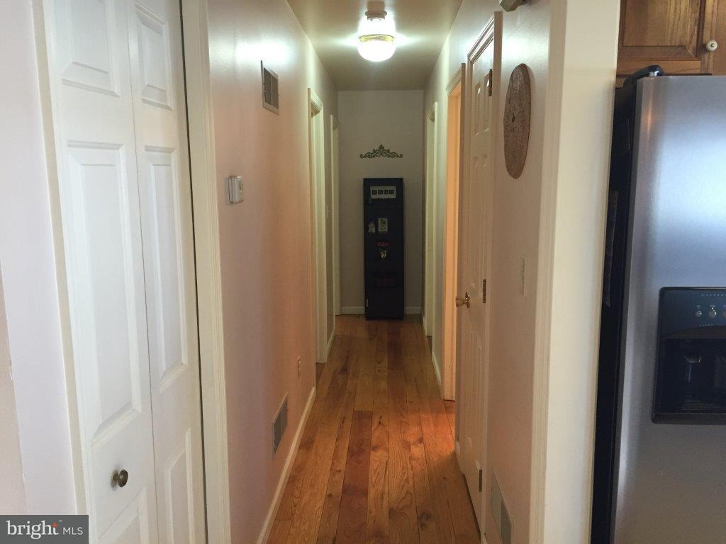 713 Lampeter Road Lancaster, PA 17602 - Photo 13 of 25 Gallery Image 13