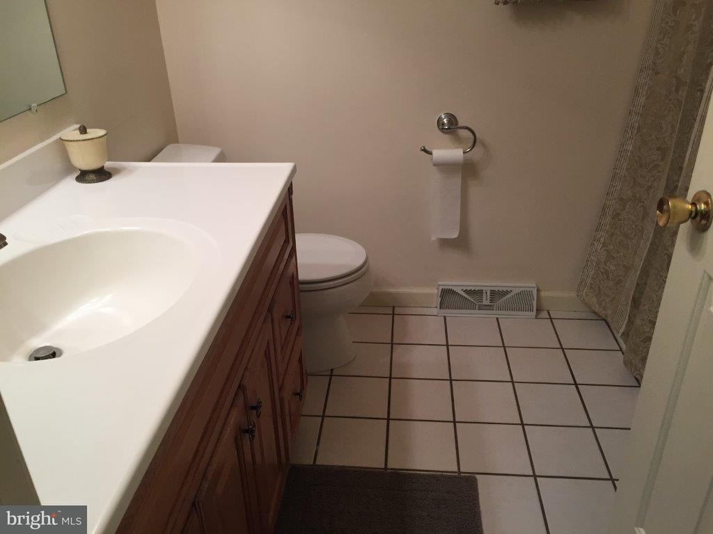 713 Lampeter Road Lancaster, PA 17602 - Photo 19 of 25 Gallery Image 19