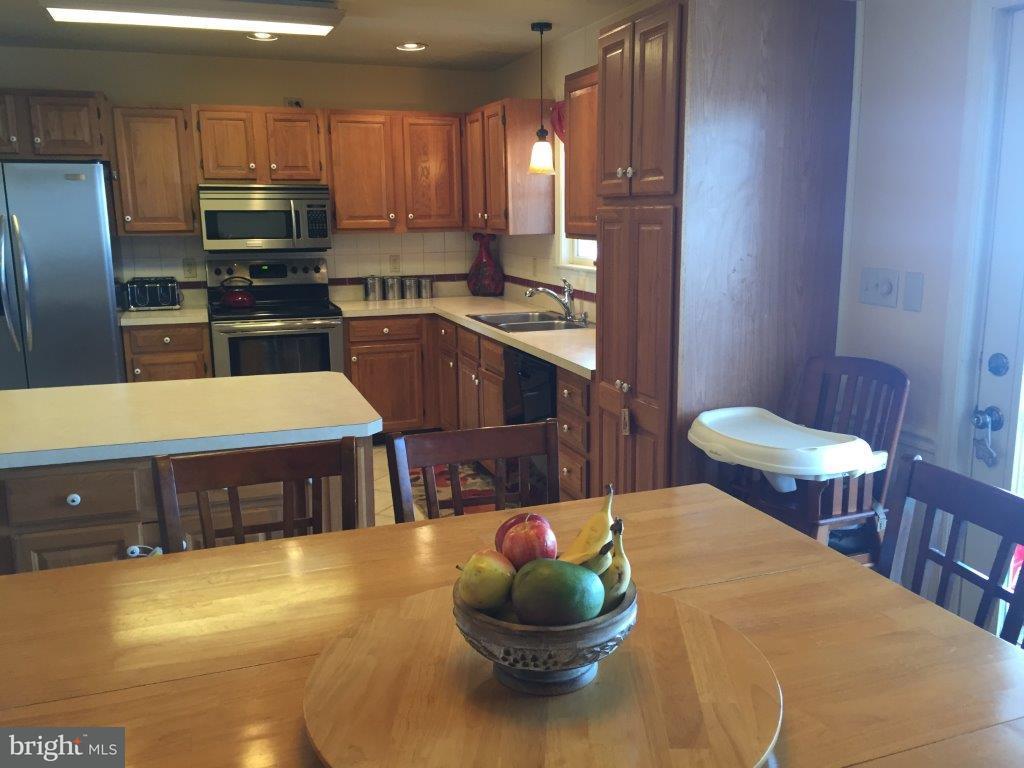 713 Lampeter Road Lancaster, PA 17602 - Photo 8 of 25 Gallery Image 8