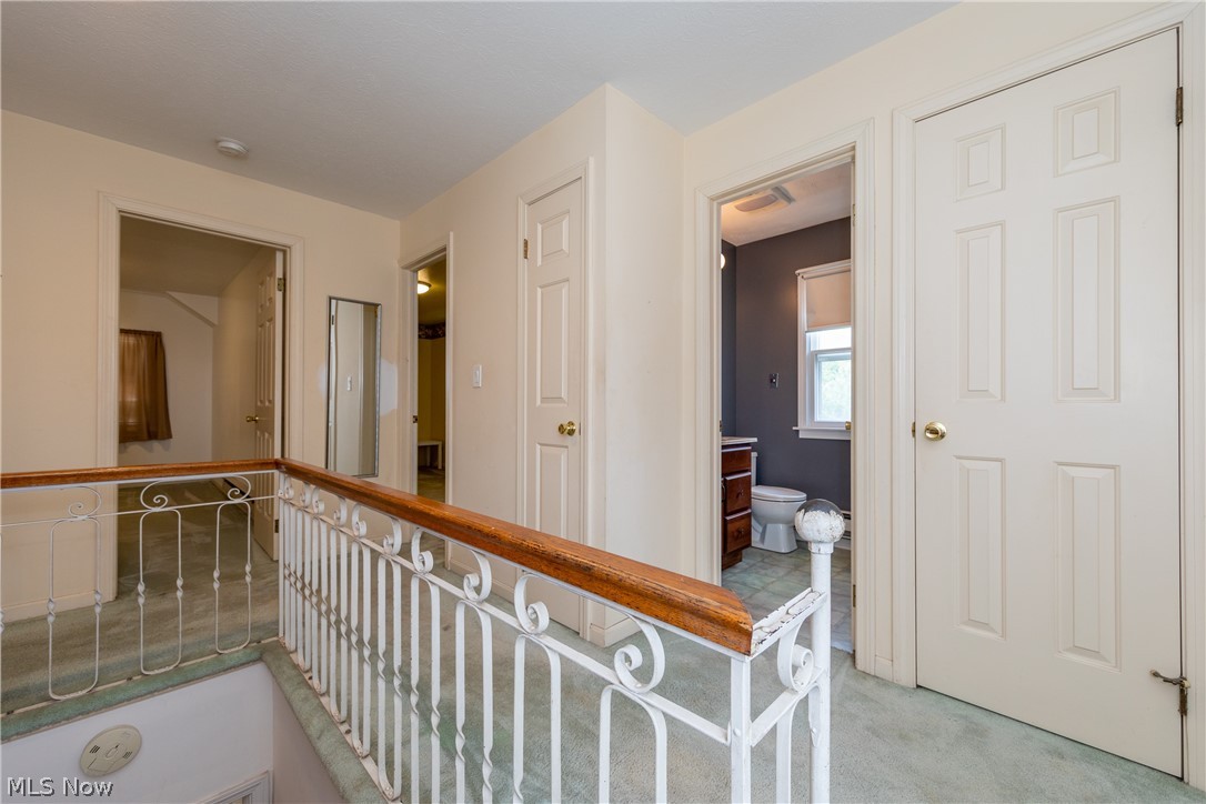 1461 Sunset Road Cleveland, OH 44124 - Photo 15 of 29