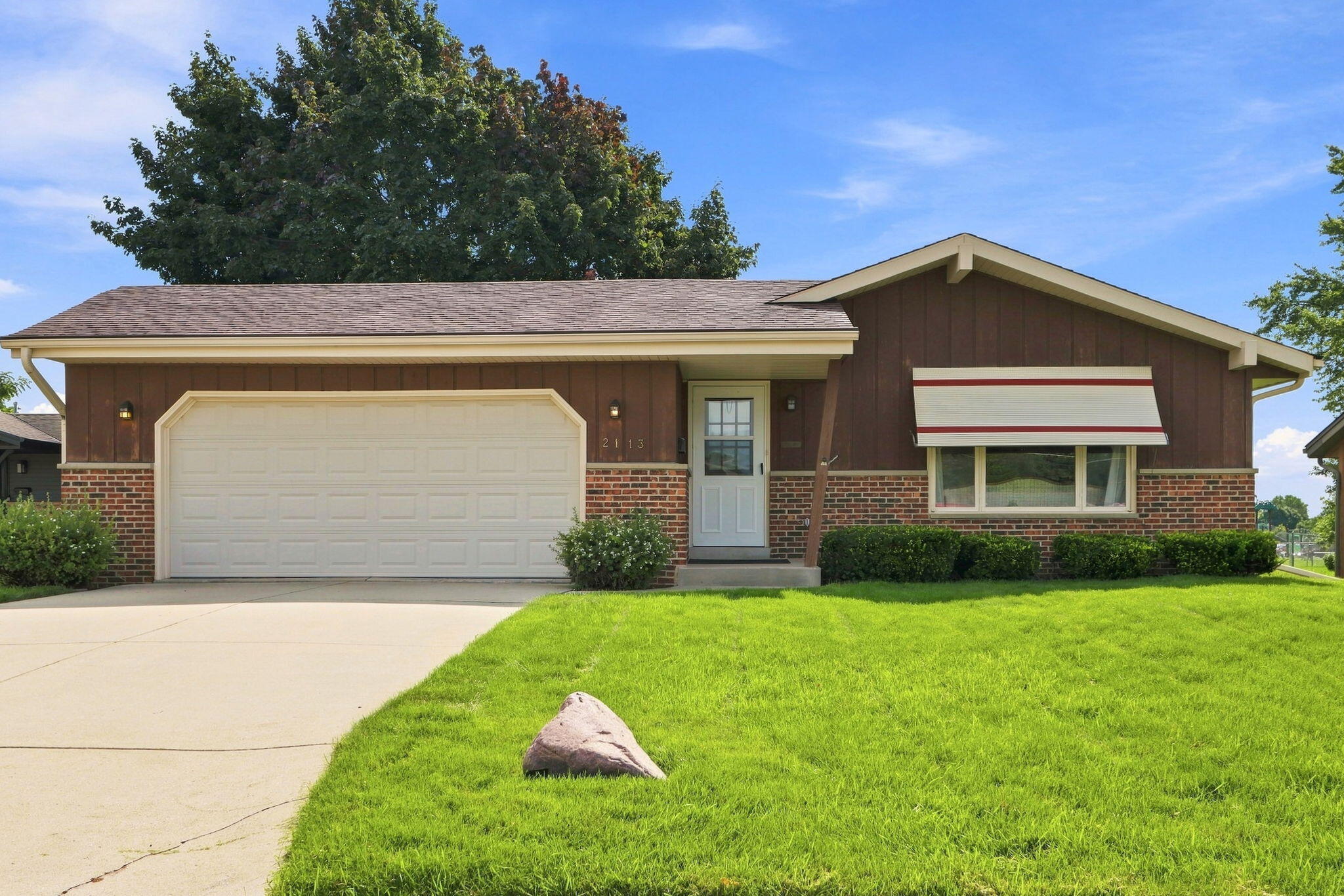 2113 Neptune Circle Racine, WI 53404 - Photo 2 of 22 Front of the home