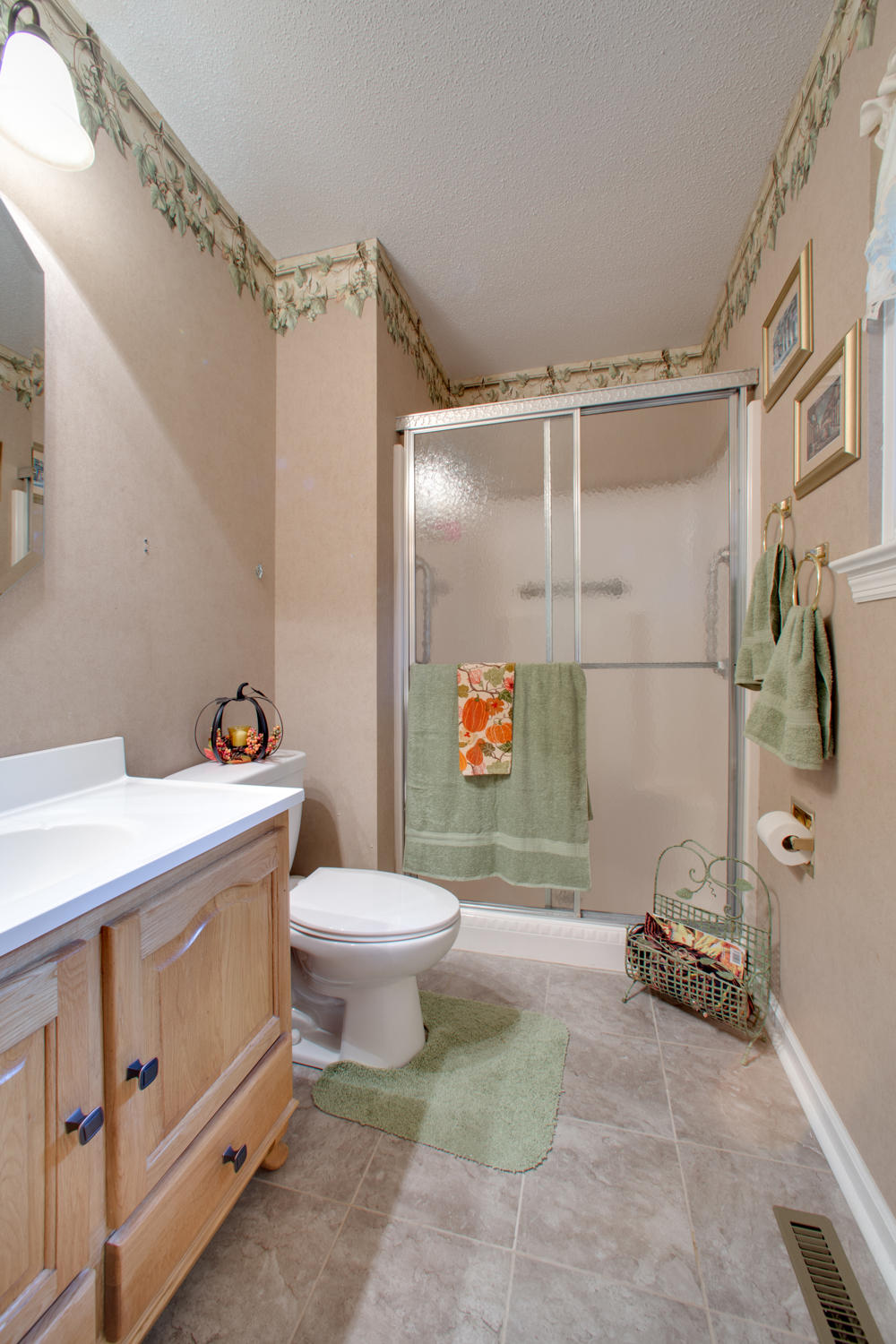 8016 Birch Drive Chattanooga, TN 37421 - Photo 14 of 23 8016Birch_20151002_0020Enfuse