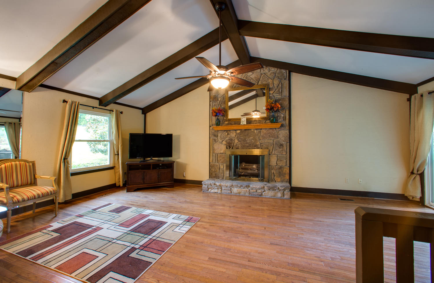 8016 Birch Drive Chattanooga, TN 37421 - Photo 4 of 23 8016Birch_20151002_0138Enfuse